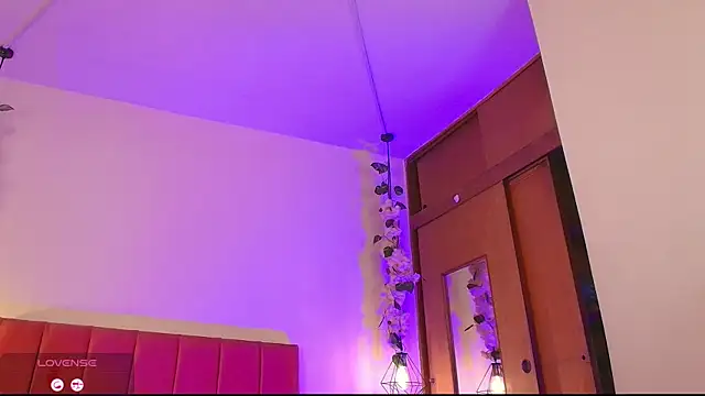 Athompzon online show from February 13, 2026, 11:17 am