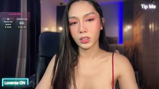 Snapshot of UrdreamTSgirl chatting on November 9, 2025, 10:35 am UrdreamTSgirl online show from November 9, 2025, 10:35 am