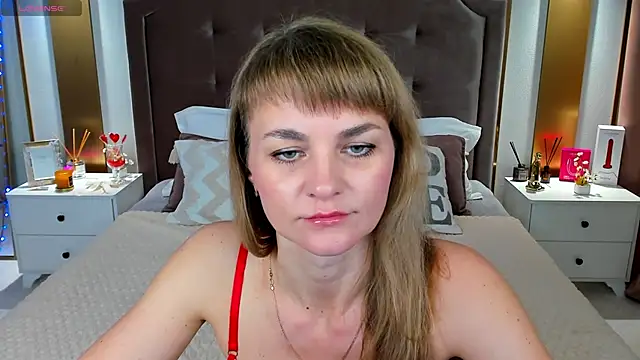 annasimonsj online show from March 15, 2026, 1:00 am