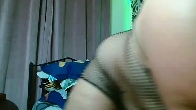 Thichslutxx online show from September 22, 2025, 9:28 pm