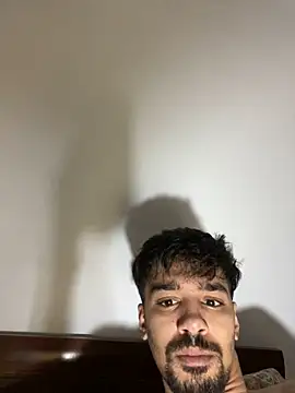 Snapshot of Hermanooooooo chatting on April 1, 2026, 4:02 am Hermanooooooo online show from April 1, 2026, 4:02 am