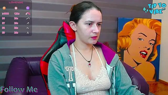 iris nikhols online show from November 3, 2025, 10:32 pm