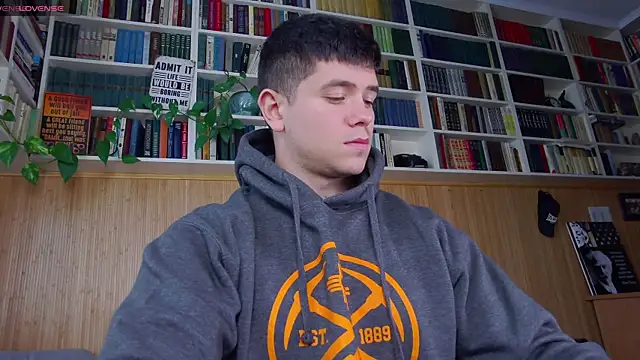 Snapshot of Arilas_ chatting on September 26, 2025, 7:01 am Arilas online show from September 26, 2025, 7:01 am