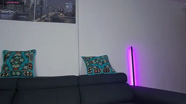 Arilas  online show from November 20, 2025, 1:33 pm