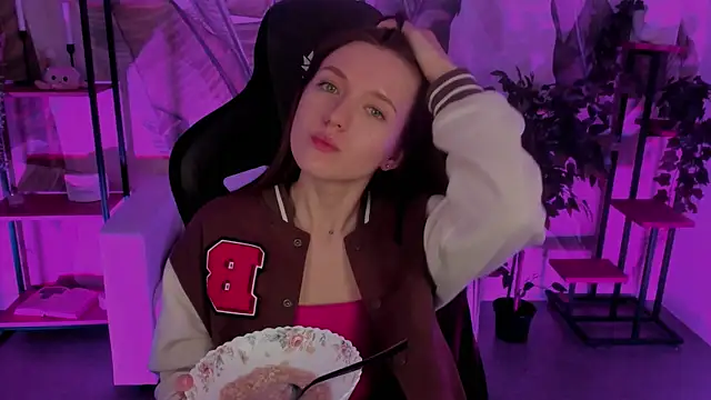 JennyDens online show from December 21, 2024, 5:58 am