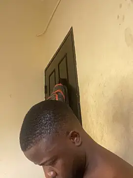 Snapshot of vannycov chatting on November 12, 2025, 3:12 pm vannycov online show from November 12, 2025, 3:12 pm