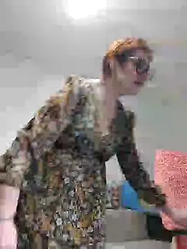 Snapshot of Fire_Night chatting on February 14, 2025, 1:51 pm Fire Night online show from February 14, 2025, 1:51 pm