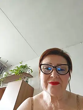 Snapshot of Fire_Night chatting on June 10, 2026, 6:01 am Fire Night online show from June 10, 2026, 6:01 am