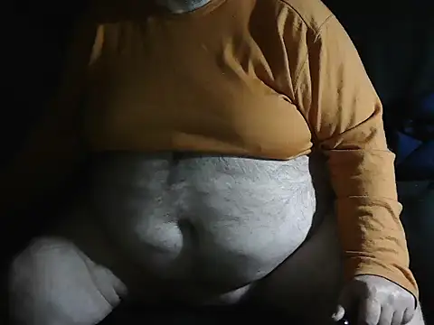 Snapshot of onkelgrau65 chatting on December 17, 2025, 4:18 am onkelgrau65 online show from December 17, 2025, 4:18 am