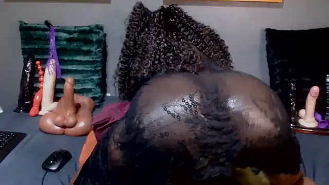 Snapshot of DarkNSpicy4U chatting on October 5, 2025, 1:37 am DarkNSpicy4U online show from October 5, 2025, 1:37 am