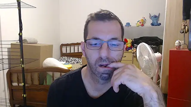 steph19x5 online show from December 5, 2025, 5:27 am