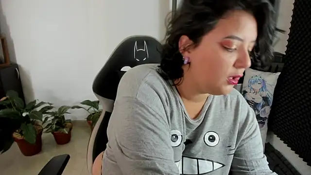 aika-dreams online show from December 14, 2024, 12:33 pm