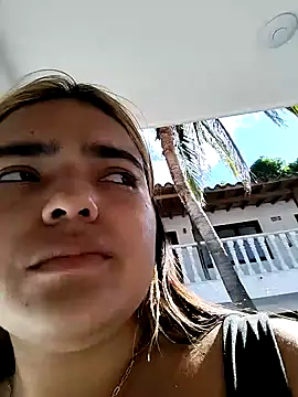 Snapshot of Mayssa_Cute chatting on December 18, 2024, 8:03 pm Mayssa Cute online show from December 18, 2024, 8:03 pm