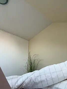 Snapshot of CutieEmy chatting on February 16, 2025, 11:38 am CutieEmy online show from February 16, 2025, 11:38 am