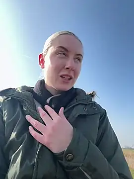 Snapshot of CutieEmy chatting on March 9, 2025, 1:26 pm CutieEmy online show from March 9, 2025, 1:26 pm