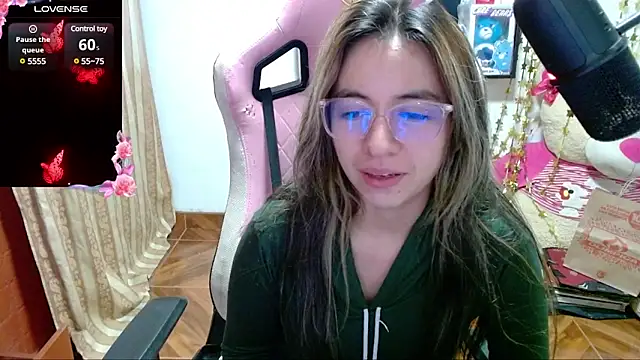 Maggie Fox3 online show from January 24, 2025, 2:07 am