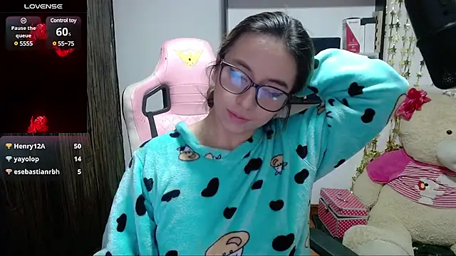 Maggie Fox3 online show from March 12, 2025, 2:41 am