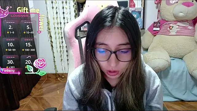 Maggie Fox3 online show from September 9, 2025, 2:44 am