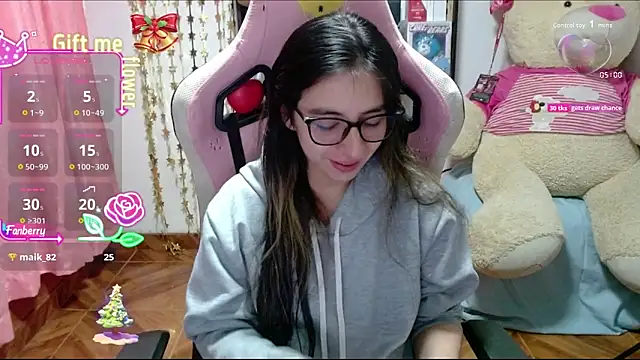 Maggie Fox3 online show from November 13, 2025, 2:21 am