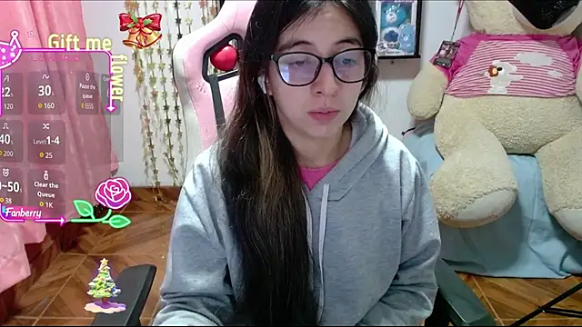 Maggie Fox3 online show from November 17, 2025, 1:55 am