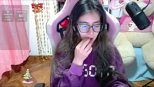 Maggie Fox3 online show from November 22, 2025, 12:31 am