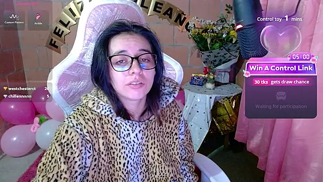 Snapshot of Maggie_Fox3 chatting on June 7, 2026, 1:10 am Maggie Fox3 online show from June 7, 2026, 1:10 am