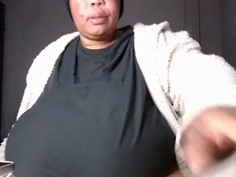 Snapshot of Lovelyboobs01 chatting on May 6, 2026, 4:12 pm Lovelyboobs01 online show from May 6, 2026, 4:12 pm