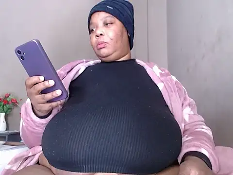 Snapshot of Lovelyboobs01 chatting on May 9, 2026, 11:37 am Lovelyboobs01 online show from May 9, 2026, 11:37 am