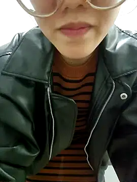 Snapshot of HinaLovely chatting on December 31, 2024, 10:48 am HinaLovely online show from December 31, 2024, 10:48 am