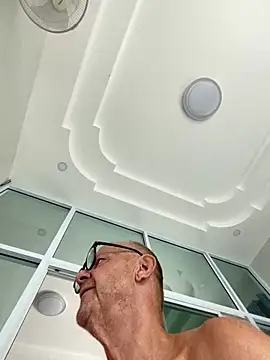 58klaus online show from April 8, 2026, 5:18 am