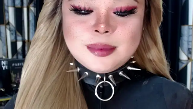 Snapshot of Mistress_DOMnicaaxx chatting on November 7, 2025, 3:56 pm Mistress DOMnicaaxx online show from November 7, 2025, 3:56 pm