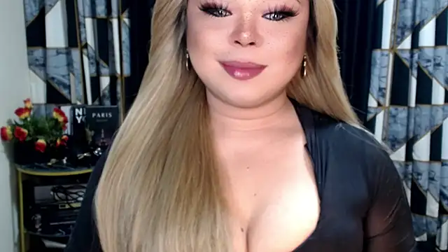 Snapshot of Mistress_DOMnicaaxx chatting on December 3, 2025, 1:53 pm Mistress DOMnicaaxx online show from December 3, 2025, 1:53 pm