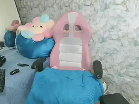 Snapshot of manuhela18 chatting on March 22, 2025, 1:32 am manuhela18 online show from March 22, 2025, 1:32 am