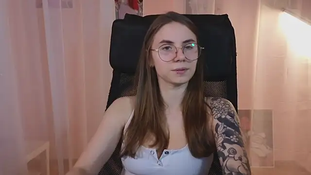 Snapshot of _AnnaStark_ chatting on December 25, 2024, 3:50 am AnnaStark online show from December 25, 2024, 3:50 am