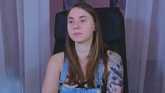 Snapshot of _AnnaStark_ chatting on January 4, 2025, 2:25 am AnnaStark online show from January 4, 2025, 2:25 am