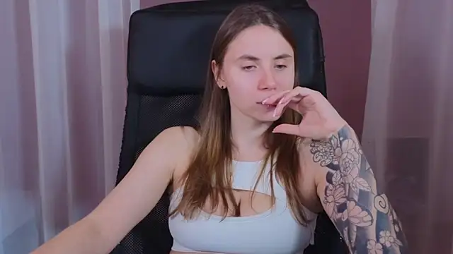 Snapshot of _AnnaStark_ chatting on January 5, 2025, 11:55 pm AnnaStark online show from January 5, 2025, 11:55 pm