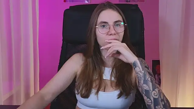 Snapshot of _AnnaStark_ chatting on January 15, 2025, 8:26 pm AnnaStark online show from January 15, 2025, 8:26 pm