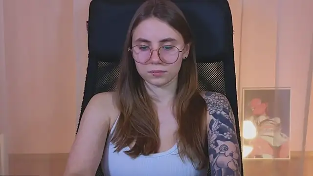 Snapshot of _AnnaStark_ chatting on January 17, 2025, 11:18 pm AnnaStark online show from January 17, 2025, 11:18 pm