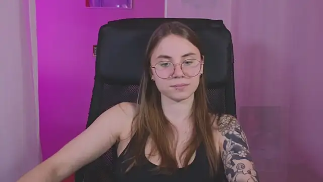 Snapshot of _AnnaStark_ chatting on January 18, 2025, 11:44 pm AnnaStark online show from January 18, 2025, 11:44 pm