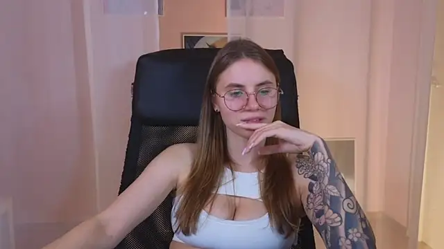 Snapshot of _AnnaStark_ chatting on January 22, 2025, 11:53 pm AnnaStark online show from January 22, 2025, 11:53 pm