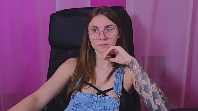 Snapshot of _AnnaStark_ chatting on February 2, 2025, 12:51 am AnnaStark online show from February 2, 2025, 12:51 am