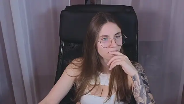 Snapshot of _AnnaStark_ chatting on February 5, 2025, 8:25 pm AnnaStark online show from February 5, 2025, 8:25 pm