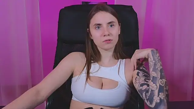 Snapshot of _AnnaStark_ chatting on February 8, 2025, 2:26 am AnnaStark online show from February 8, 2025, 2:26 am