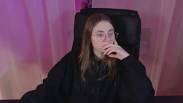 Snapshot of _AnnaStark_ chatting on February 9, 2025, 6:16 pm AnnaStark online show from February 9, 2025, 6:16 pm