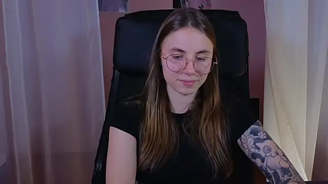 Snapshot of _AnnaStark_ chatting on February 20, 2025, 8:36 pm AnnaStark online show from February 20, 2025, 8:36 pm