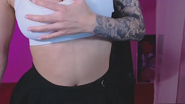 Snapshot of _AnnaStark_ chatting on February 23, 2025, 2:40 am AnnaStark online show from February 23, 2025, 2:40 am