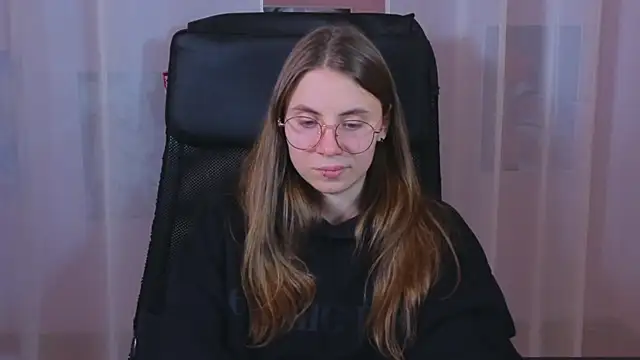 Snapshot of _AnnaStark_ chatting on March 6, 2025, 12:21 am AnnaStark online show from March 6, 2025, 12:21 am