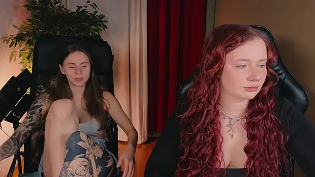 Snapshot of _AnnaStark_ chatting on September 17, 2025, 8:32 pm AnnaStark online show from September 17, 2025, 8:32 pm