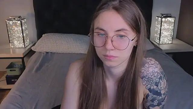 Snapshot of _AnnaStark_ chatting on September 18, 2025, 8:22 pm AnnaStark online show from September 18, 2025, 8:22 pm