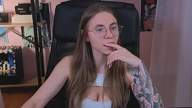 Snapshot of _AnnaStark_ chatting on September 20, 2025, 7:15 pm AnnaStark online show from September 20, 2025, 7:15 pm